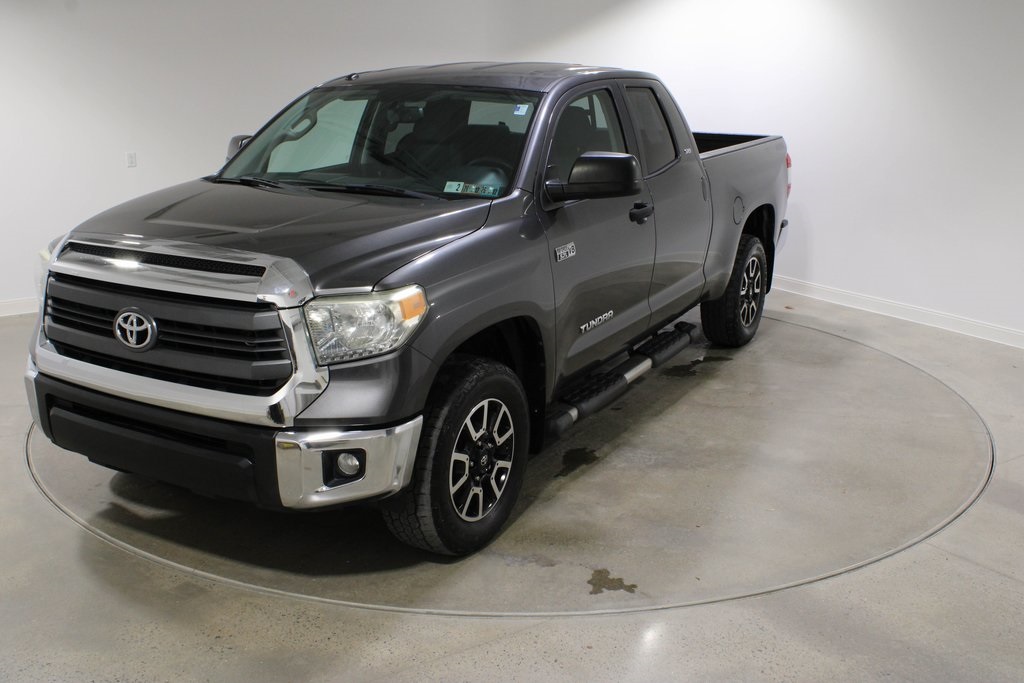 2014 Toyota Tundra SR5's photo