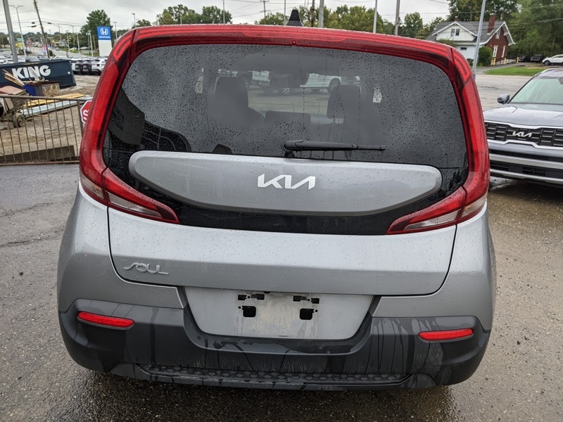 2022 Kia Soul LX photo 3