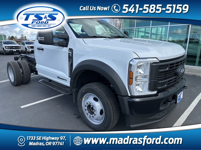 2024 Ford F-450 Super Duty Chassis Cab XL's photo