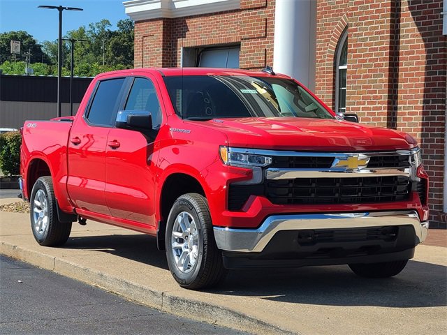 2025 Chevrolet Silverado 1500 LT photo 2