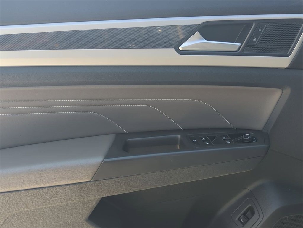 2022 Volkswagen Atlas V6 SEL R-Line photo 18
