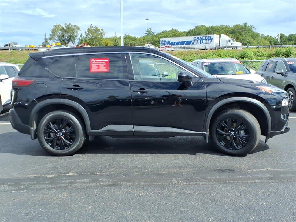 2023 Nissan Rogue SV photo 4