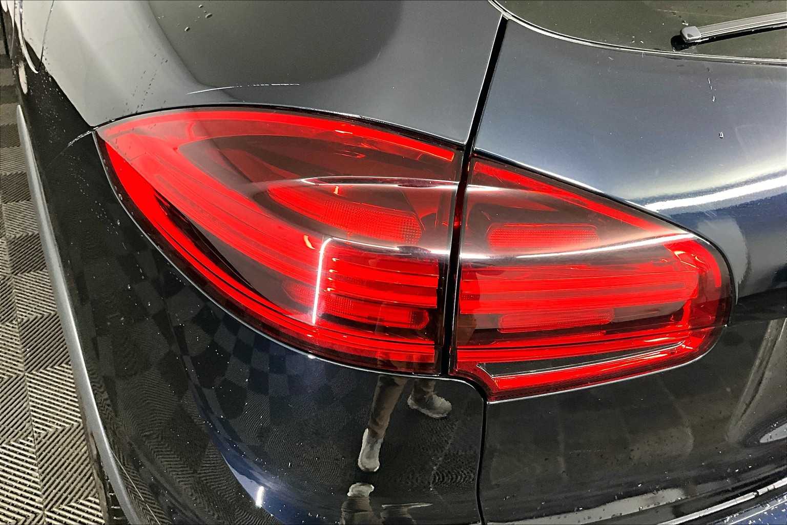 2016 Porsche Cayenne S E-Hybrid photo 25