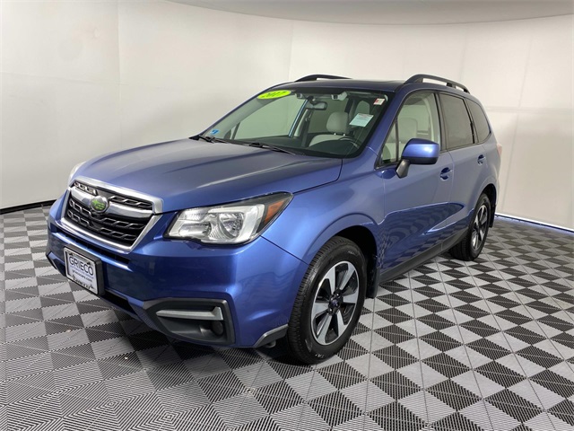 2017 Subaru Forester 2.5i Premium photo 3