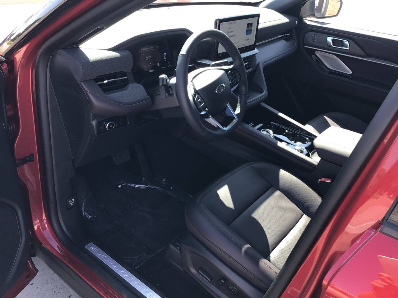 2025 Ford Explorer Platinum photo 8