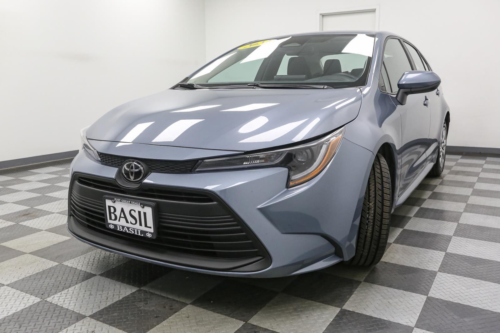 2023 Toyota Corolla LE photo 4