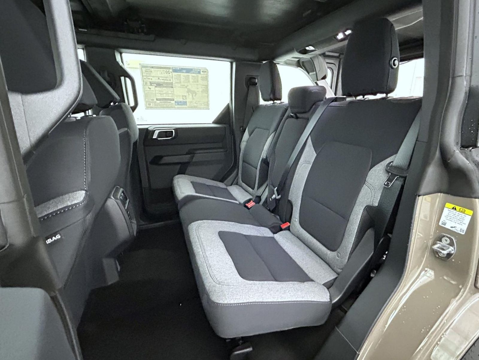 2025 Ford Bronco Base photo 17