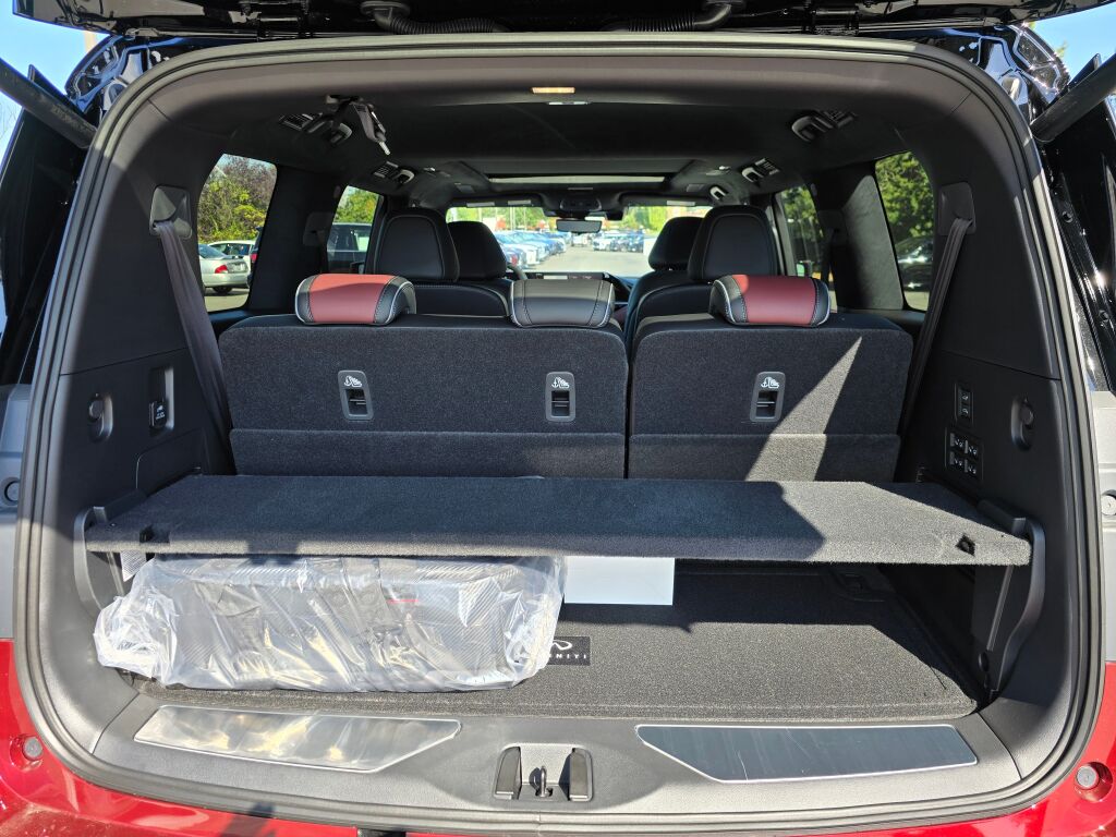 2026 Infiniti QX80 photo 13
