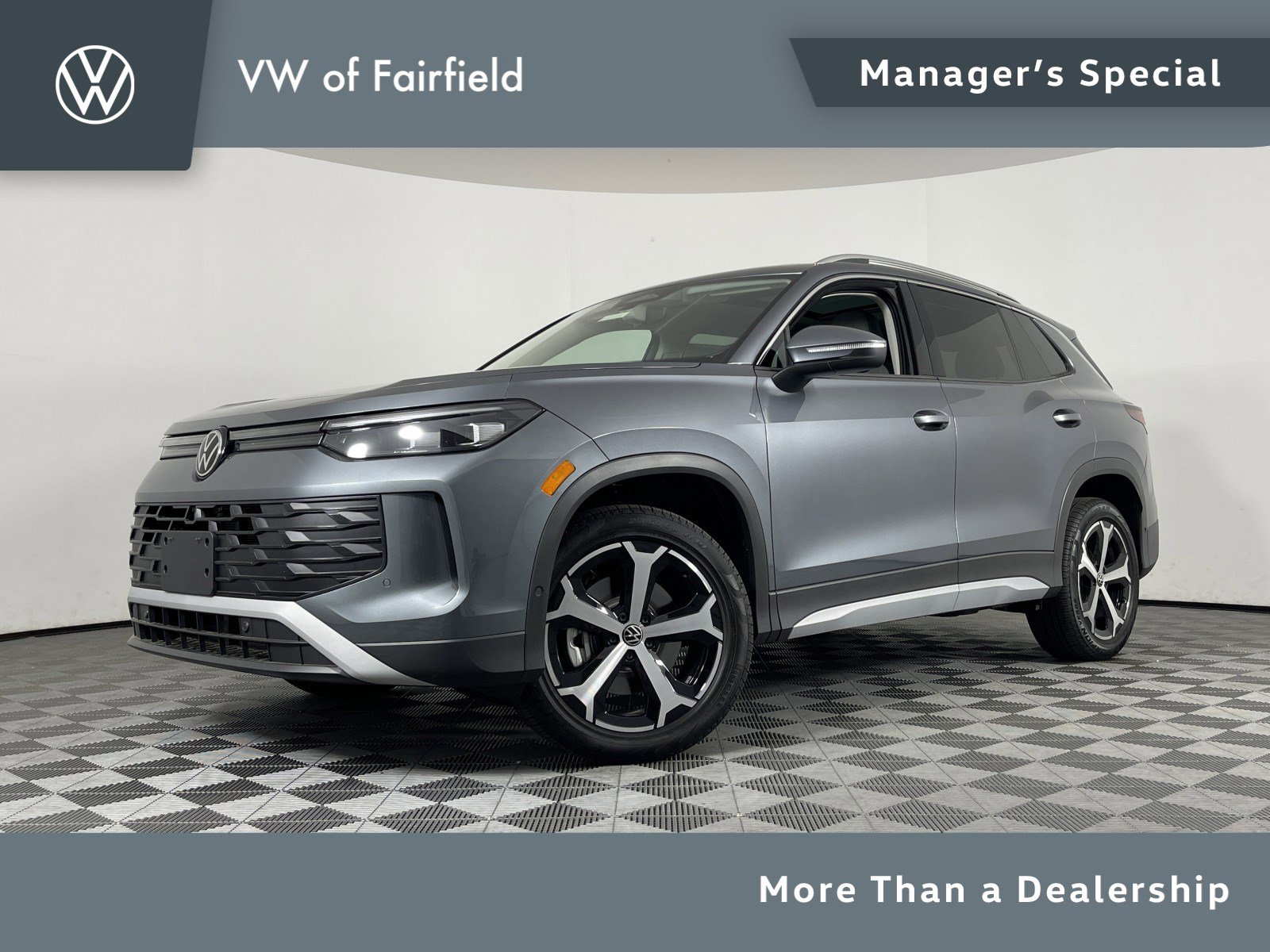 2025 Volkswagen Tiguan SE's photo