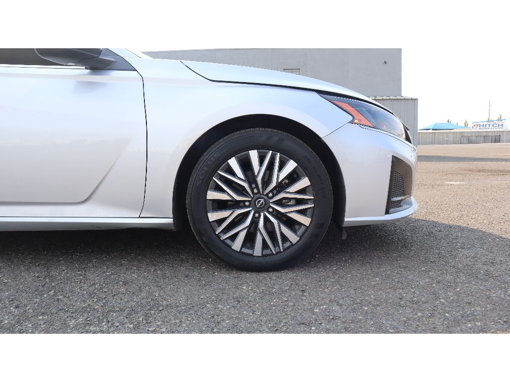 2024 Nissan Altima 2.5 SV photo 22