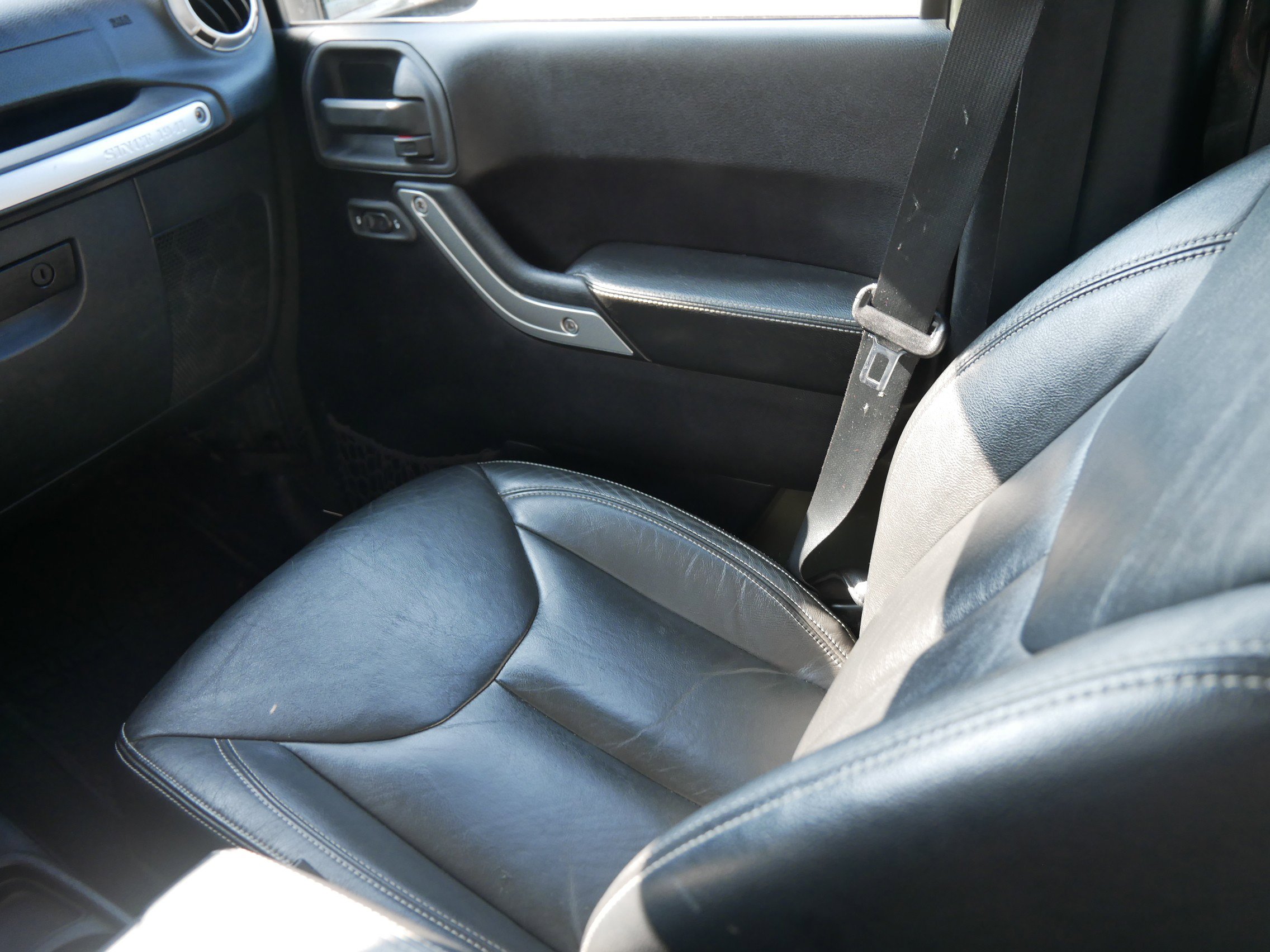 2015 Jeep Wrangler Unlimited Rubicon Hard Rock photo 17