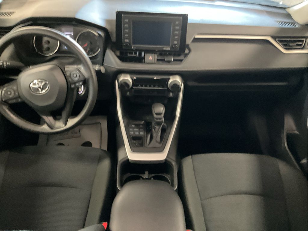 2022 Toyota RAV4 LE photo 14