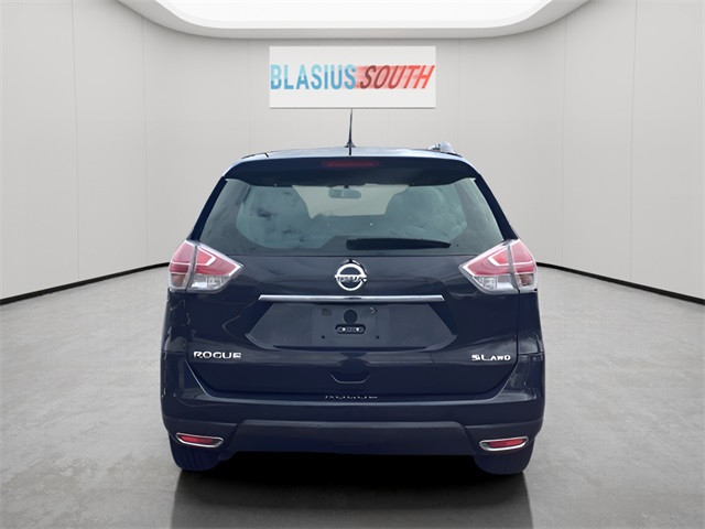 2016 Nissan Rogue SL photo 4