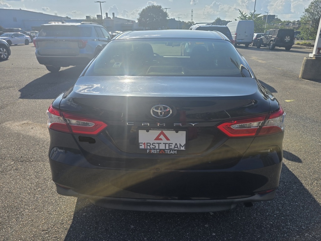 2018 Toyota Camry LE photo 6