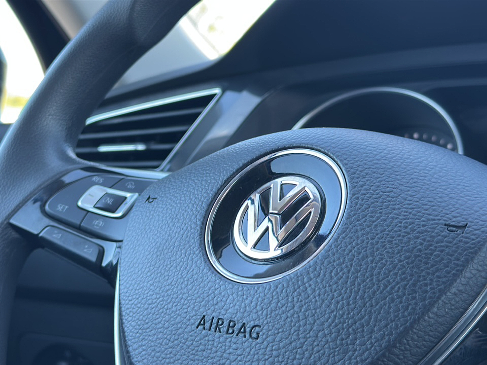 2021 Volkswagen Tiguan S photo 14