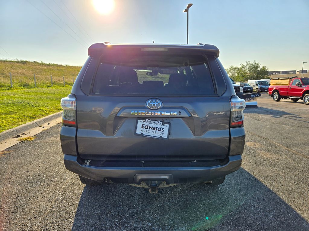 2021 Toyota 4Runner SR5 photo 4