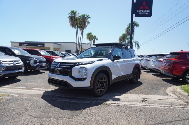 2025 Mitsubishi Outlander Trail Edition's photo