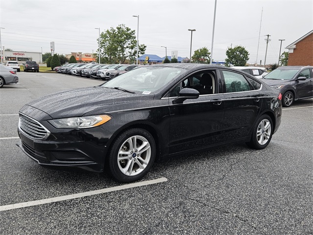 2018 Ford Fusion SE photo 2