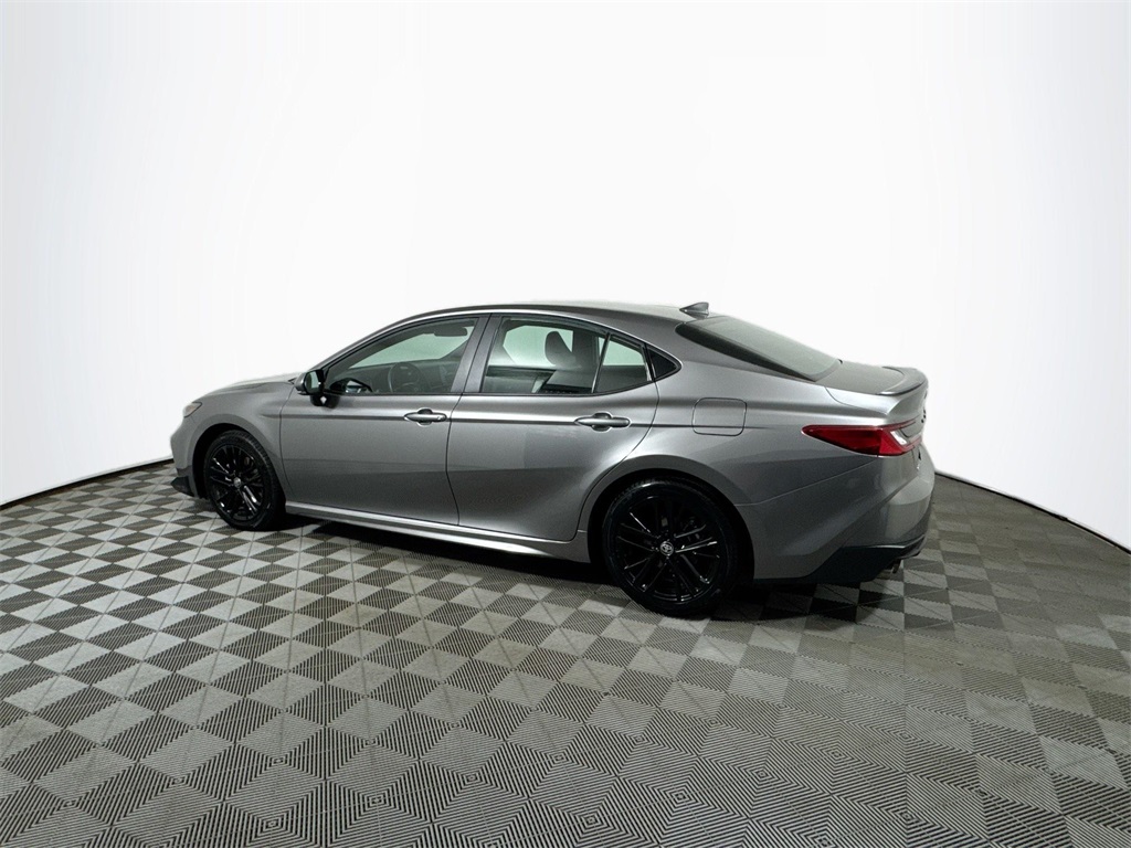 2025 Toyota Camry SE photo 12