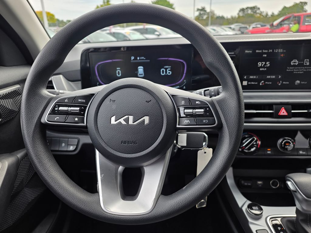 2025 Kia Seltos LX photo 14