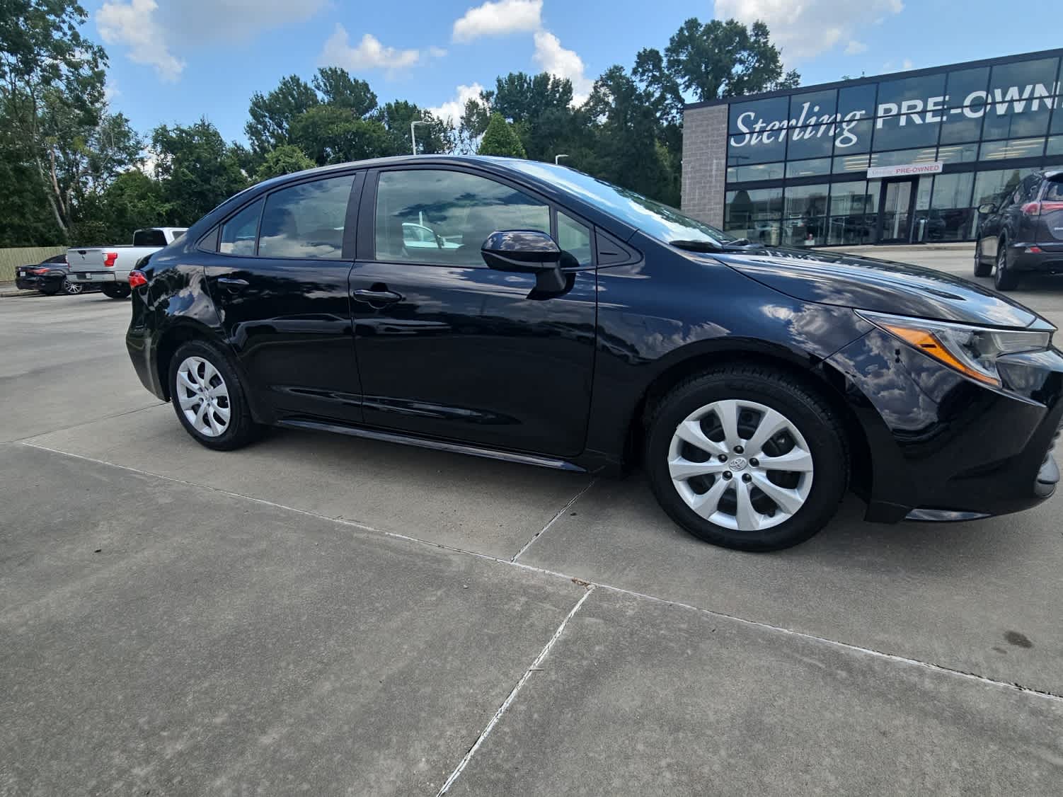 Used 2024 Toyota Corolla LE with VIN 5YFB4MDE8RP089913 for sale in Northfield, Minnesota
