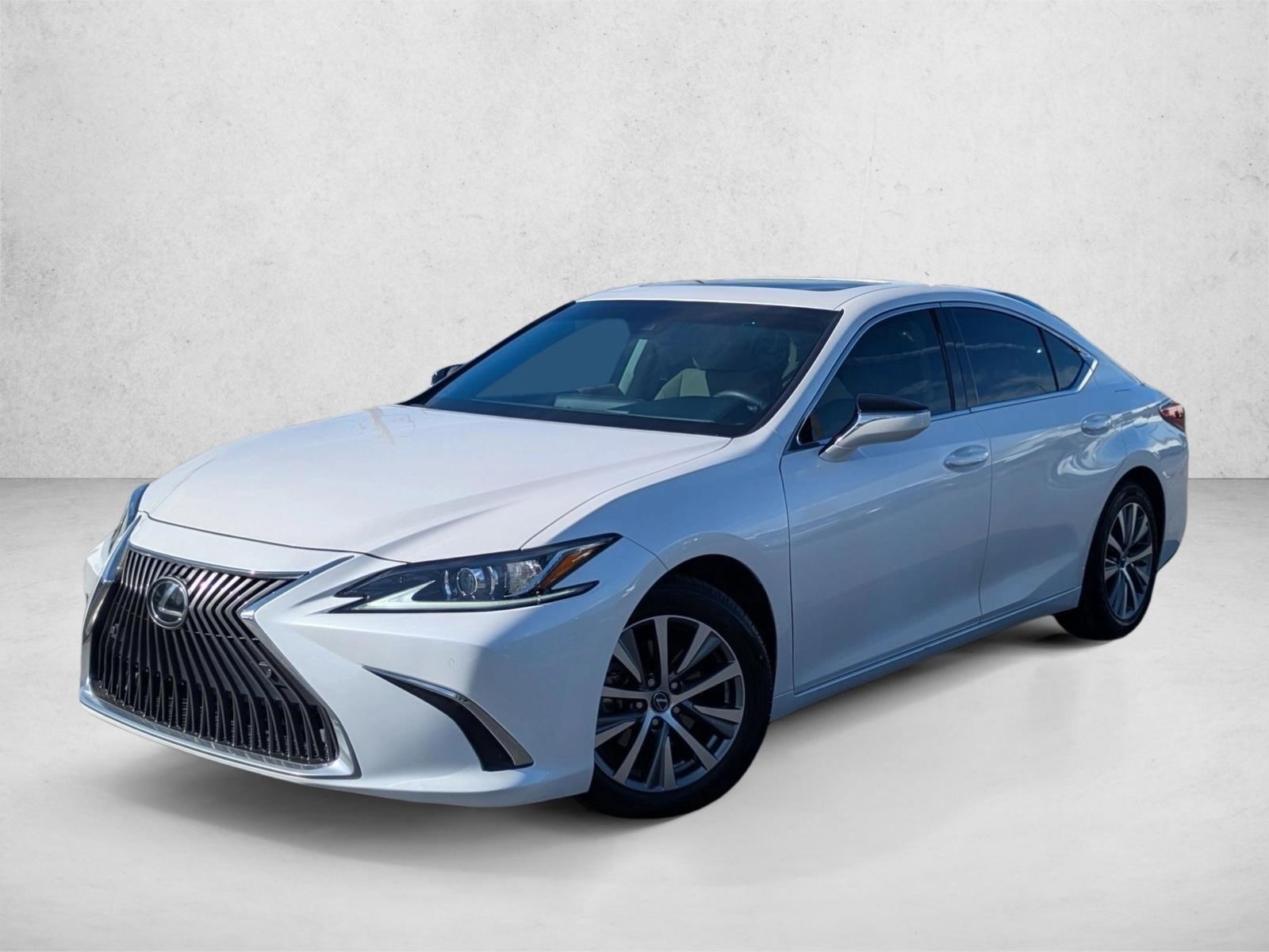 2020 Lexus ES 350's photo