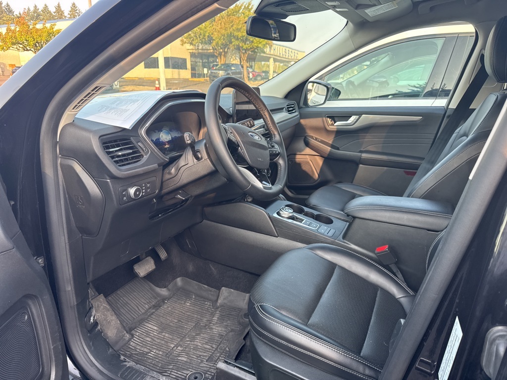 2022 Ford Escape Hybrid Titanium photo 5
