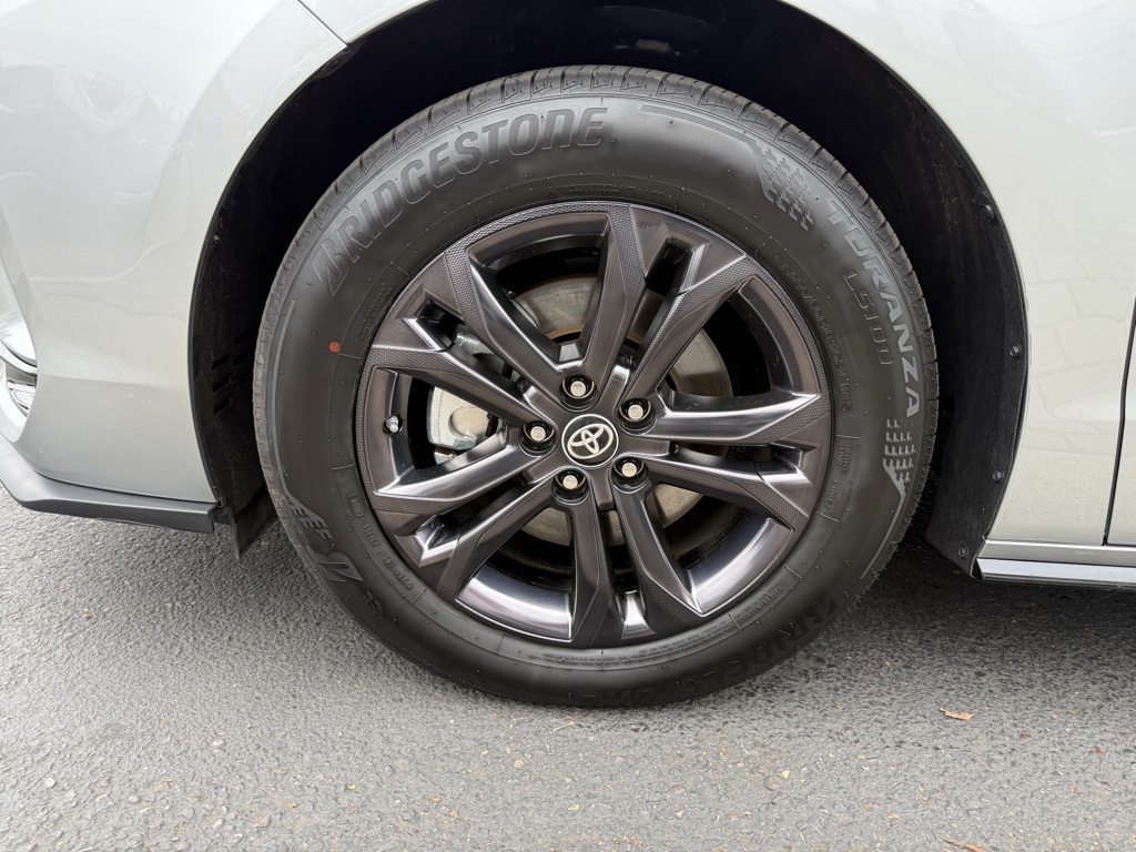 2024 Toyota Sienna XSE photo 9