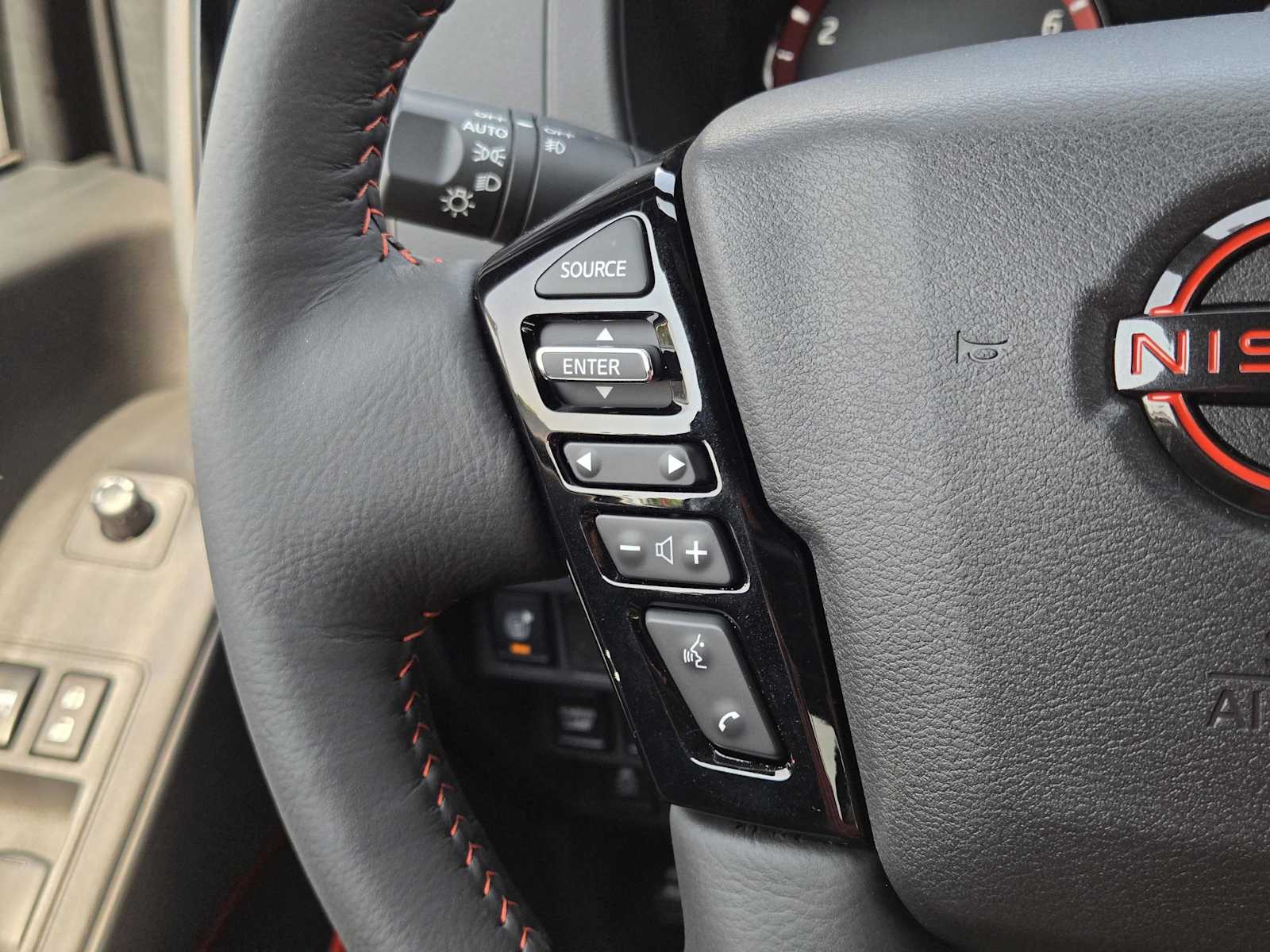 2025 Nissan Frontier Crew Cab PRO-4X photo 23