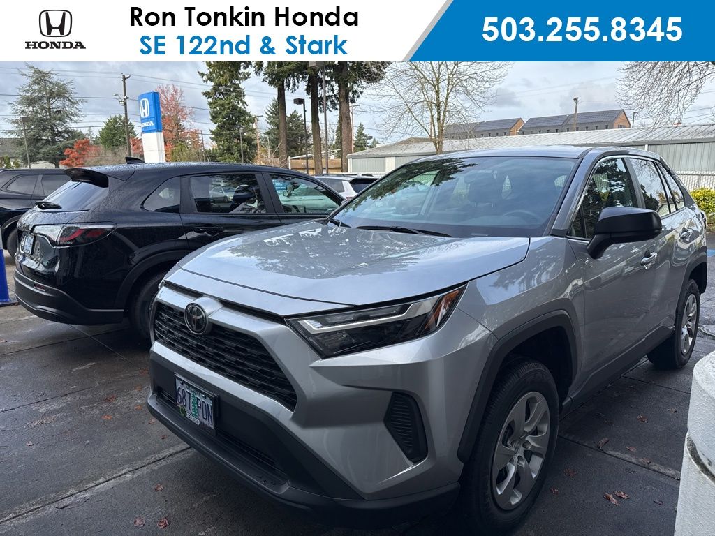 2023 Toyota RAV4 LE photo 2