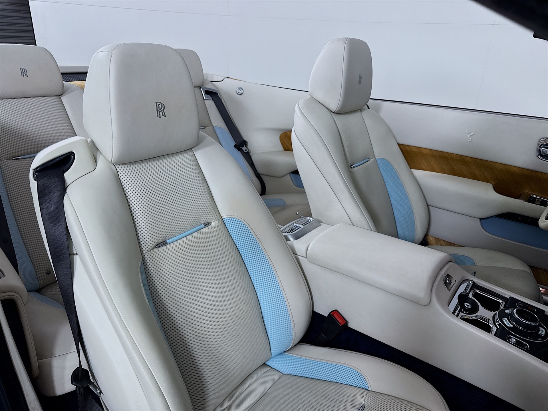 2018 Rolls Royce Dawn RR6 photo 21