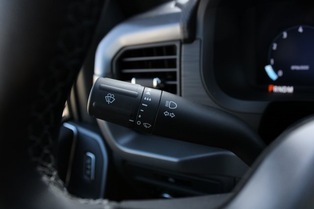 2025 Ford F-150 XLT photo 8