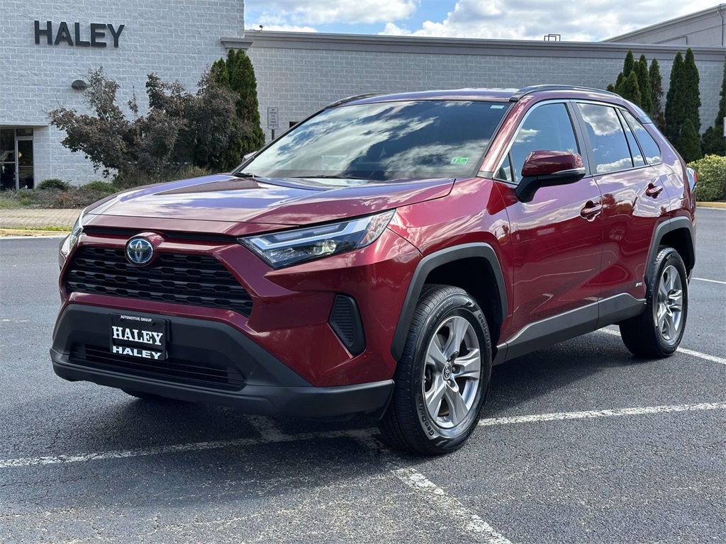2024 Toyota RAV4 Hybrid XLE photo 12