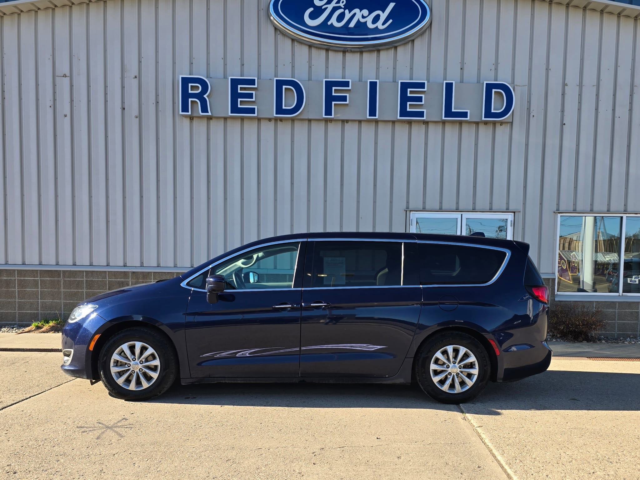 Used 2019 Chrysler Pacifica Touring Plus with VIN 2C4RC1FG2KR505944 for sale in REDFIELD, SD
