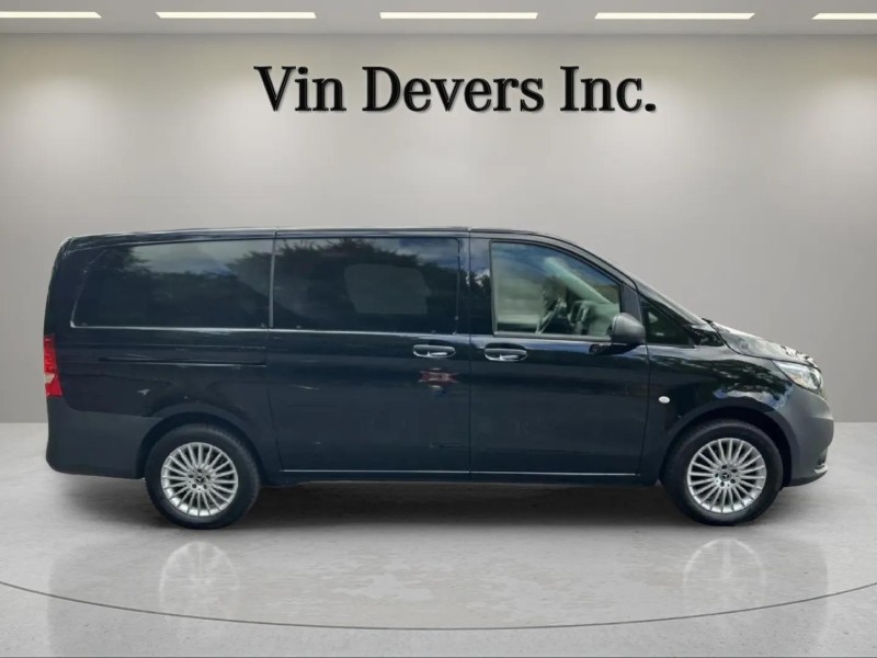 2023 Mercedes Benz Metris Passenger Van photo 8