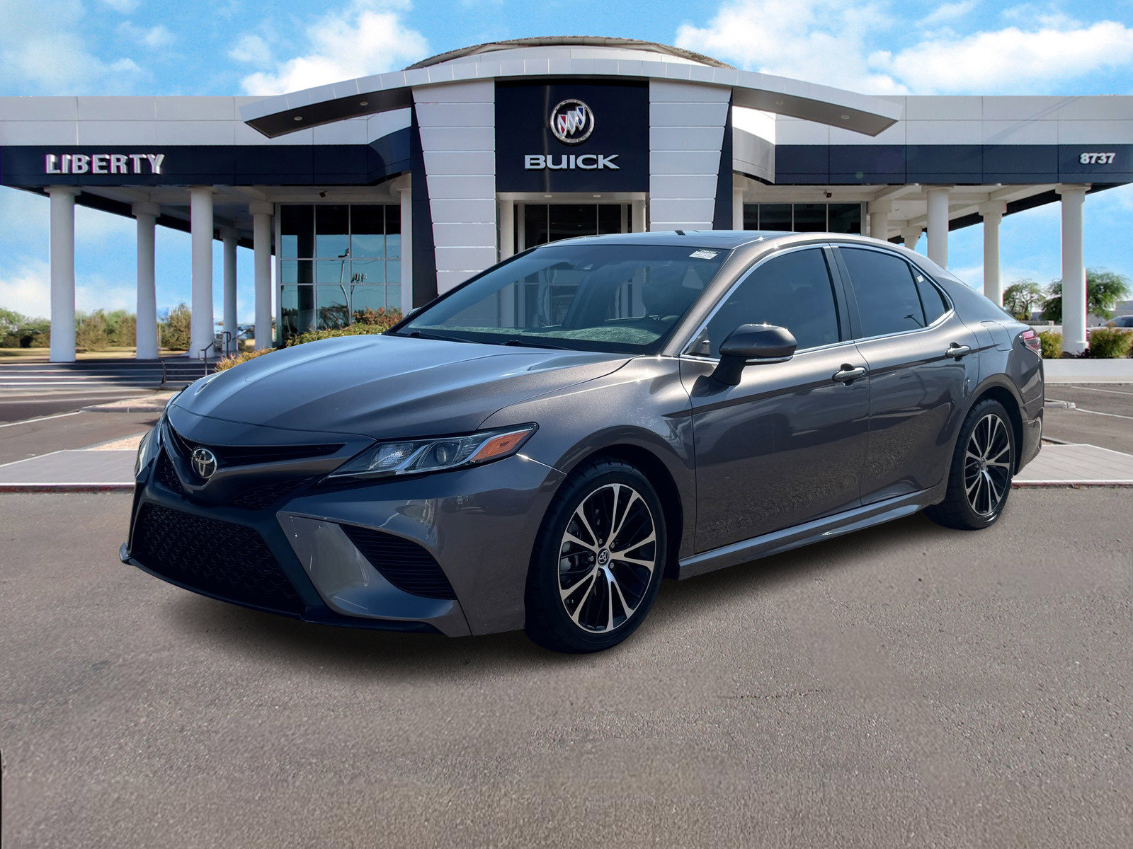 2018 Toyota Camry LE photo 5