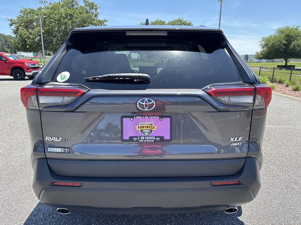 2024 Toyota RAV4 XLE Premium photo 4