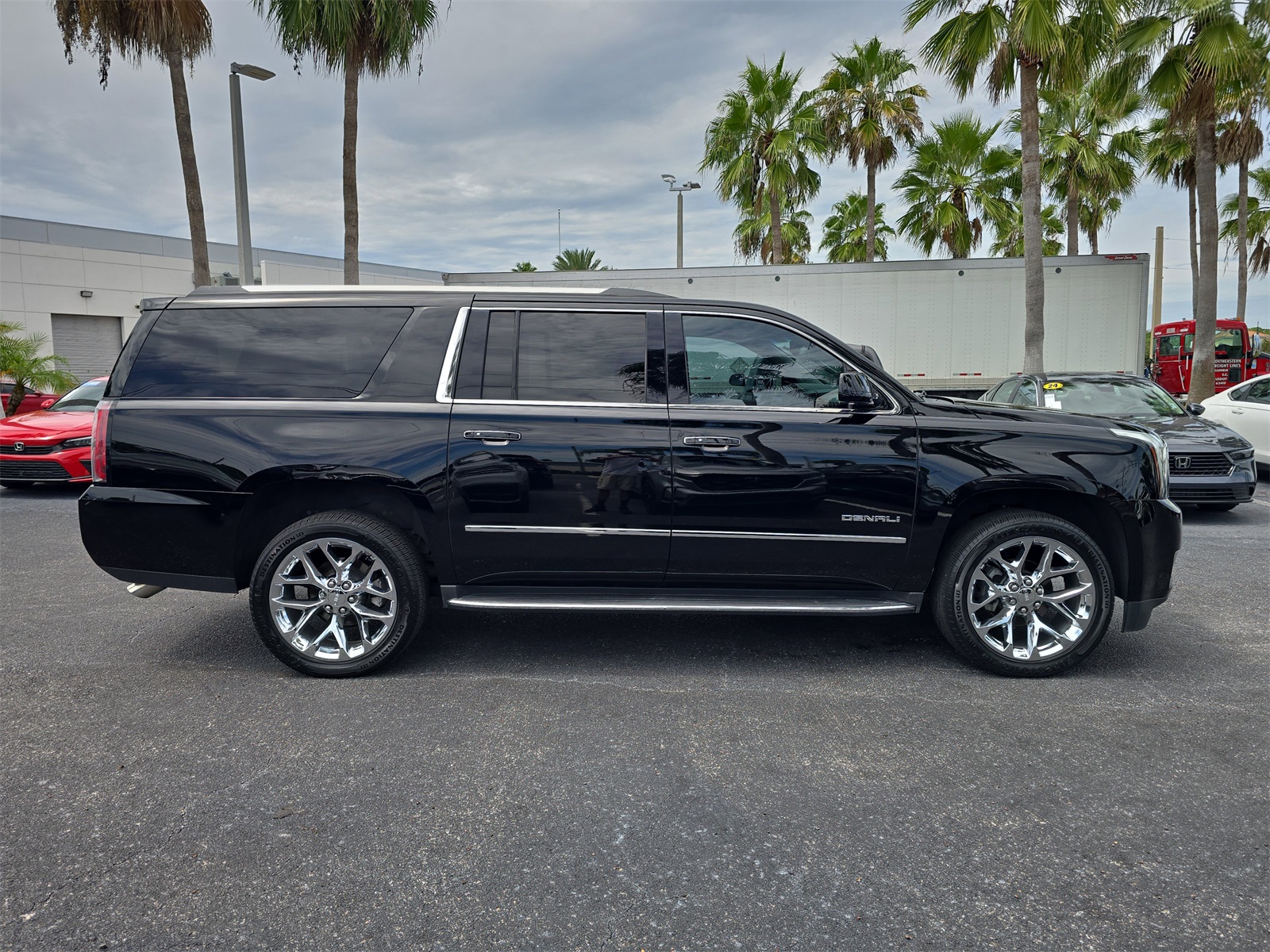 2019 Gmc Yukon XL Denali photo 3