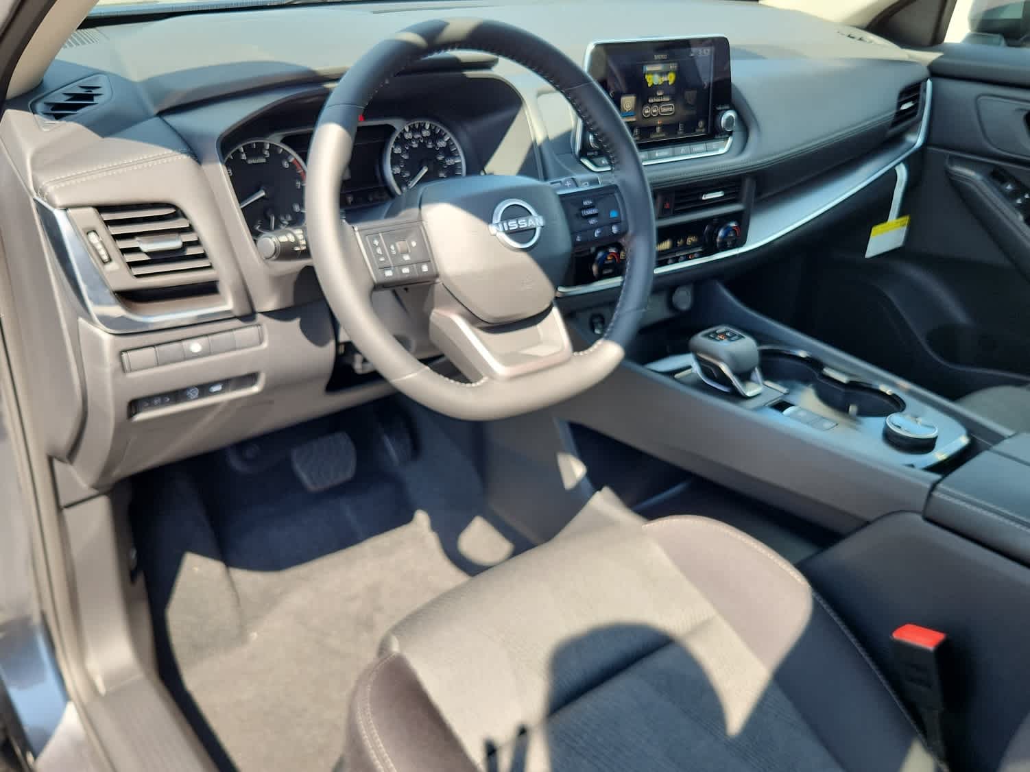 2026 Nissan Rogue SV AWD photo 11