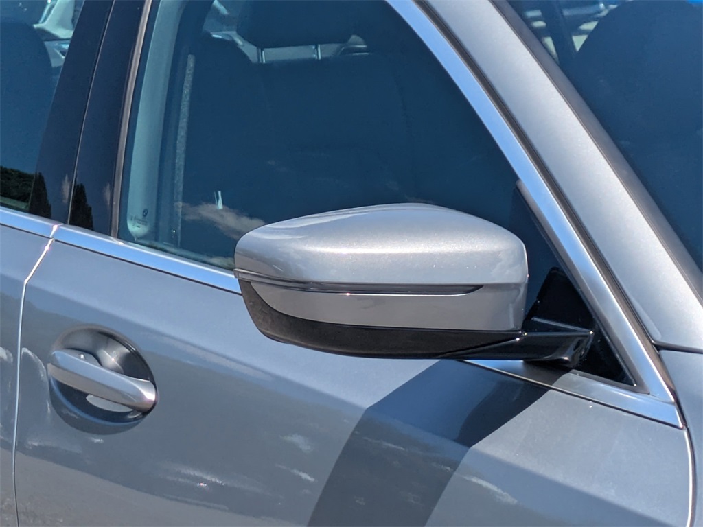 2024 Bmw 330e photo 10