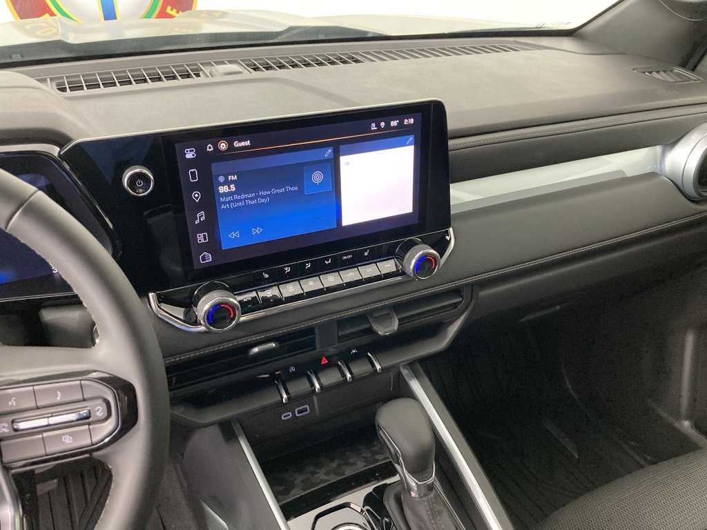 2026 Chevrolet Colorado LT photo 2