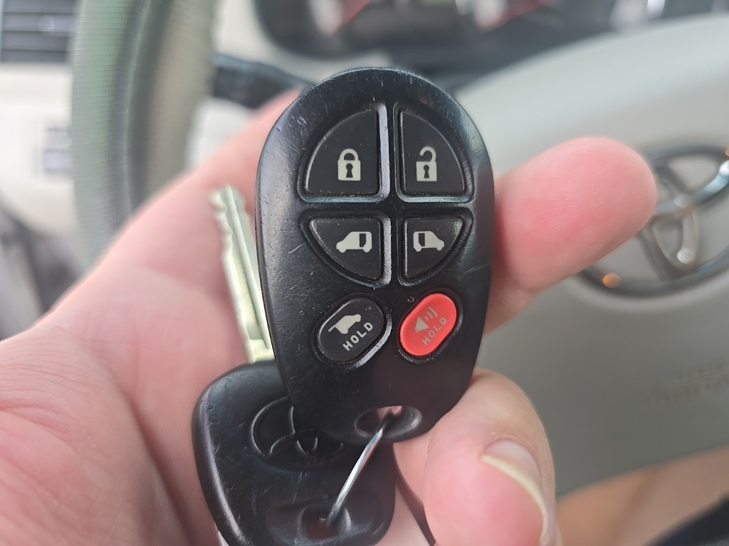 2014 Toyota Sienna SE photo 13