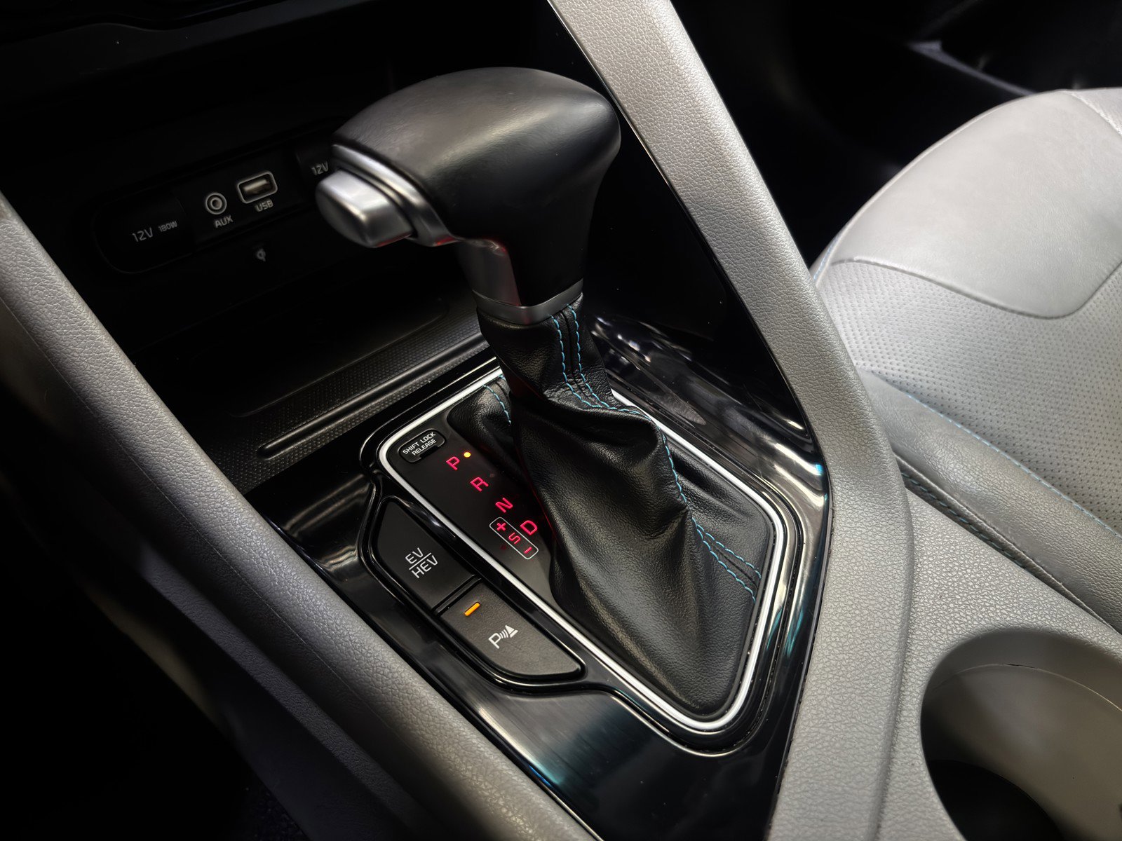 2019 Kia Niro Plug-In Hybrid EX Premium photo 13
