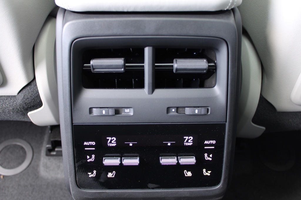 2025 Porsche Macan Electric photo 27