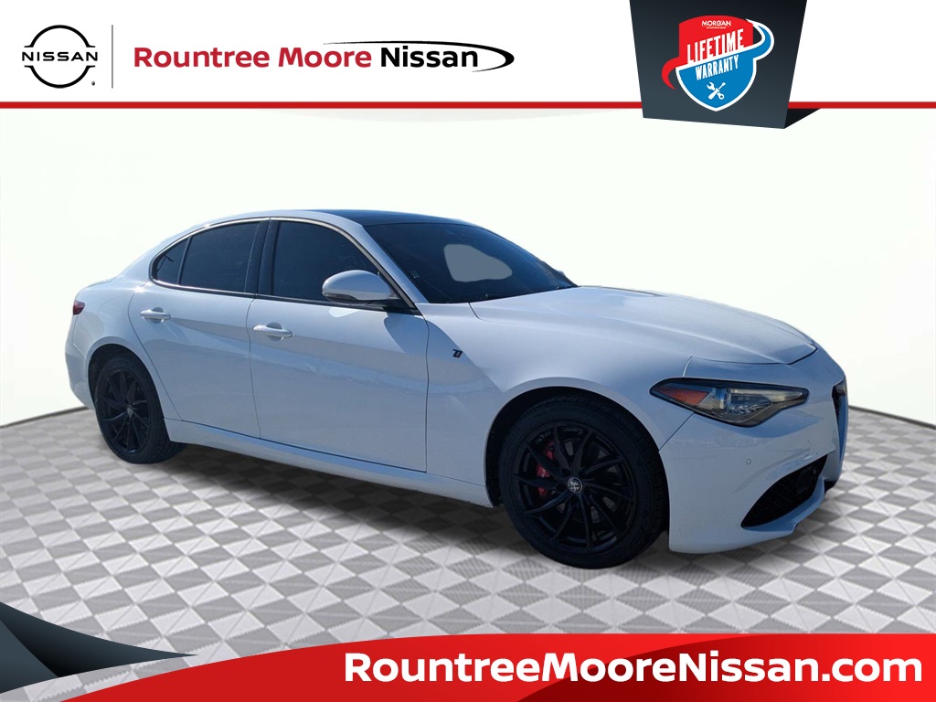 2022 Alfa Romeo Giulia Ti's photo