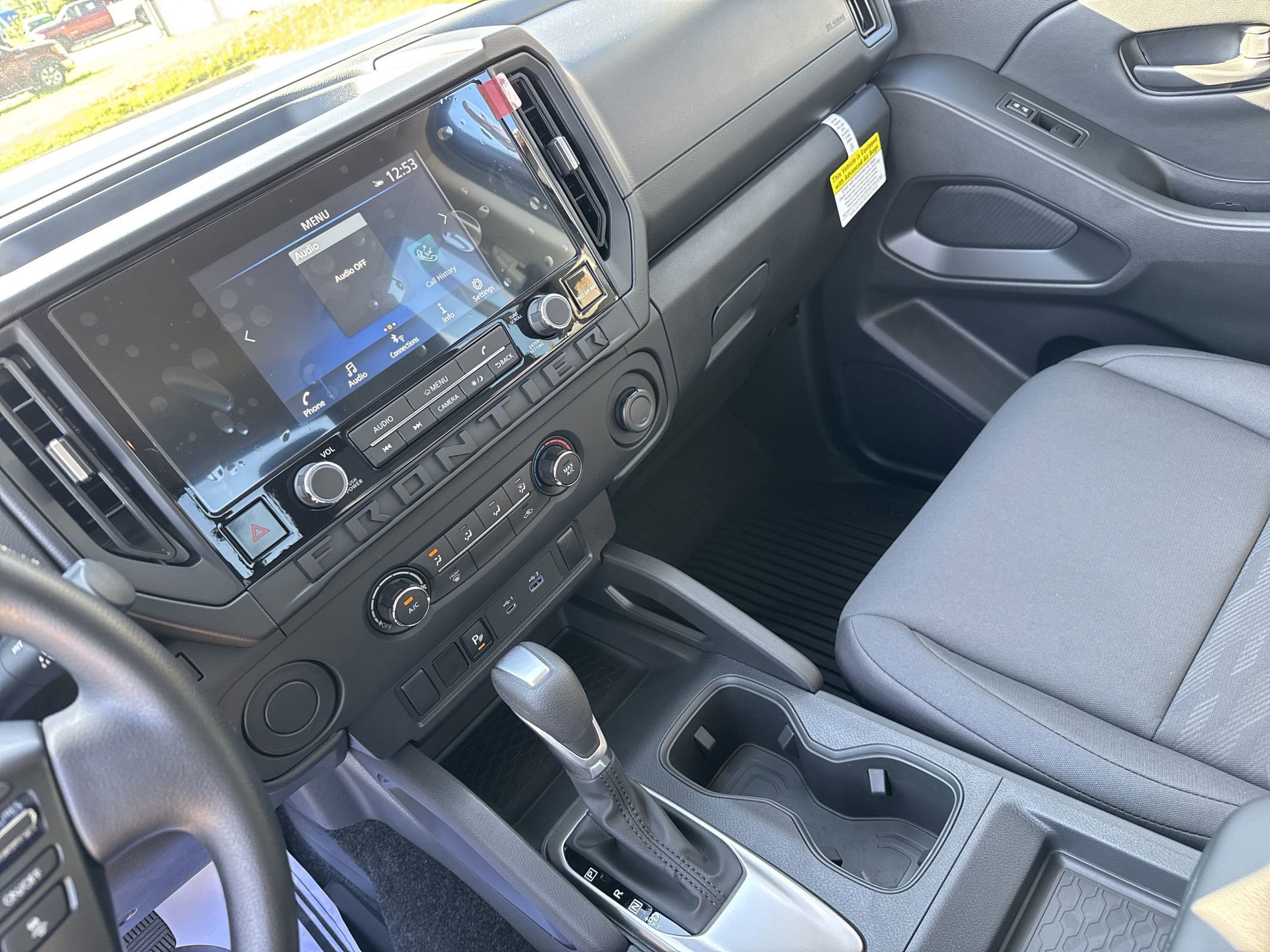 2025 Nissan Frontier S photo 19
