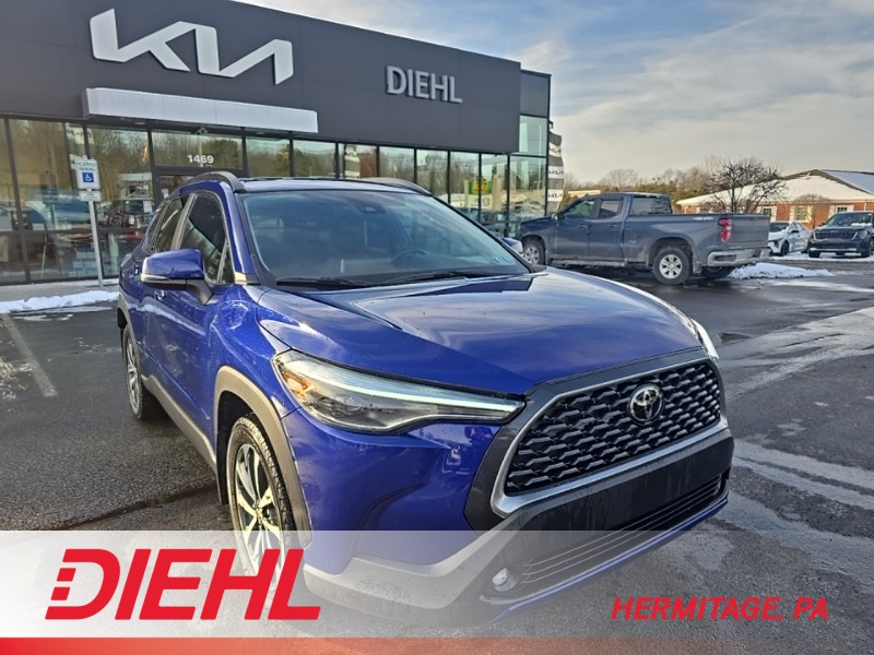 2022 Toyota Corolla Cross XLE's photo