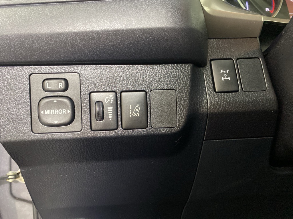 2018 Toyota RAV4 LE photo 25