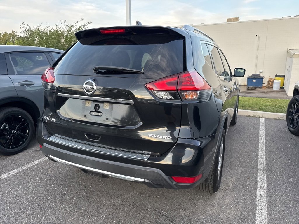 2018 Nissan Rogue SV photo 10