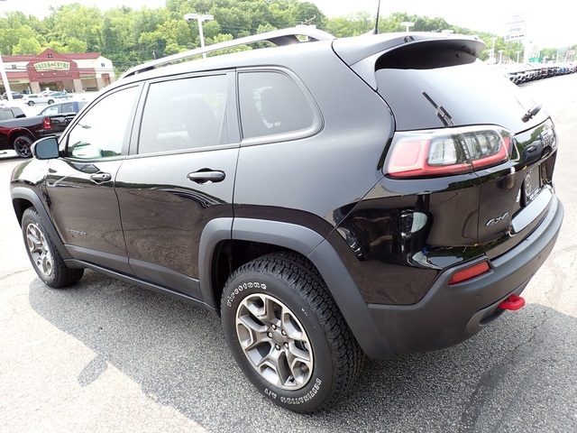 2021 Jeep Cherokee Trailhawk photo 3